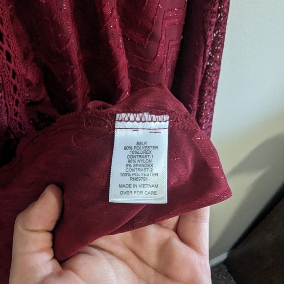 Valerie Stevens Maroon Lace Blouse and Camisole Set - Picture 3 of 4